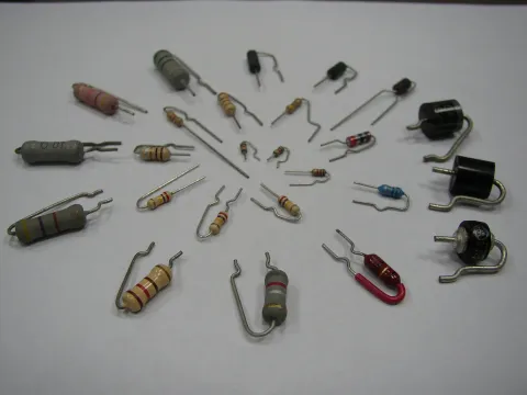 散帶合併電阻成型機 ( F型-直立式成型)