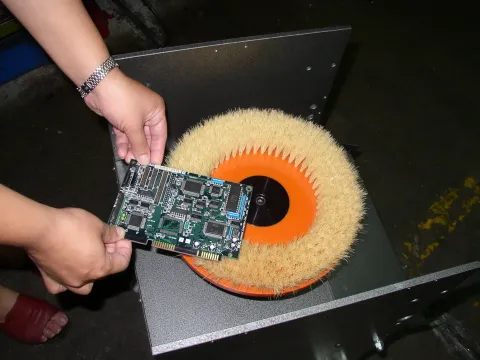 清潔PC板毛刷拋光機