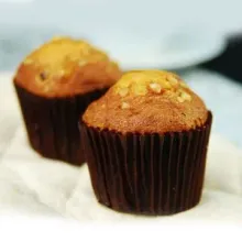 Walnut & Longan Cake