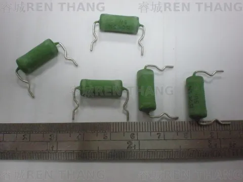 電阻成型機 (M型- 引腳打Kink成型) 