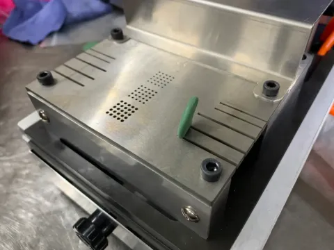 氣動式零件線腳切斷機