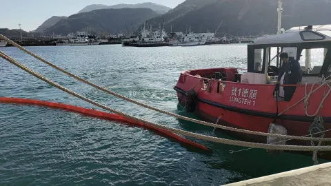 固體填充式攔油索