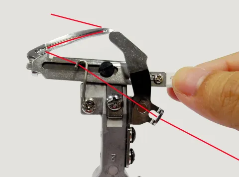 繃縫勾自動穿線