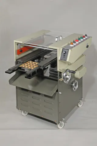 全自動PCB走板切腳機