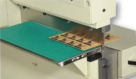 閘刀式PCB分板機