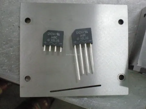 AR-110 氣動式零件切脚機 - 一條溝是用大部分一線腳
