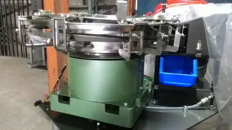 全自動散裝電容剪腳機