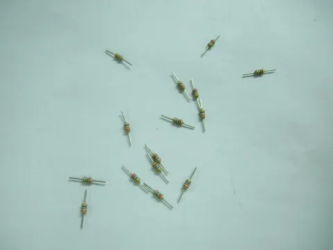 電阻成型機 (W型 ：馬達加強適用切斷粗線徑)