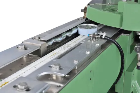 特殊罐高, 高速自動封罐機